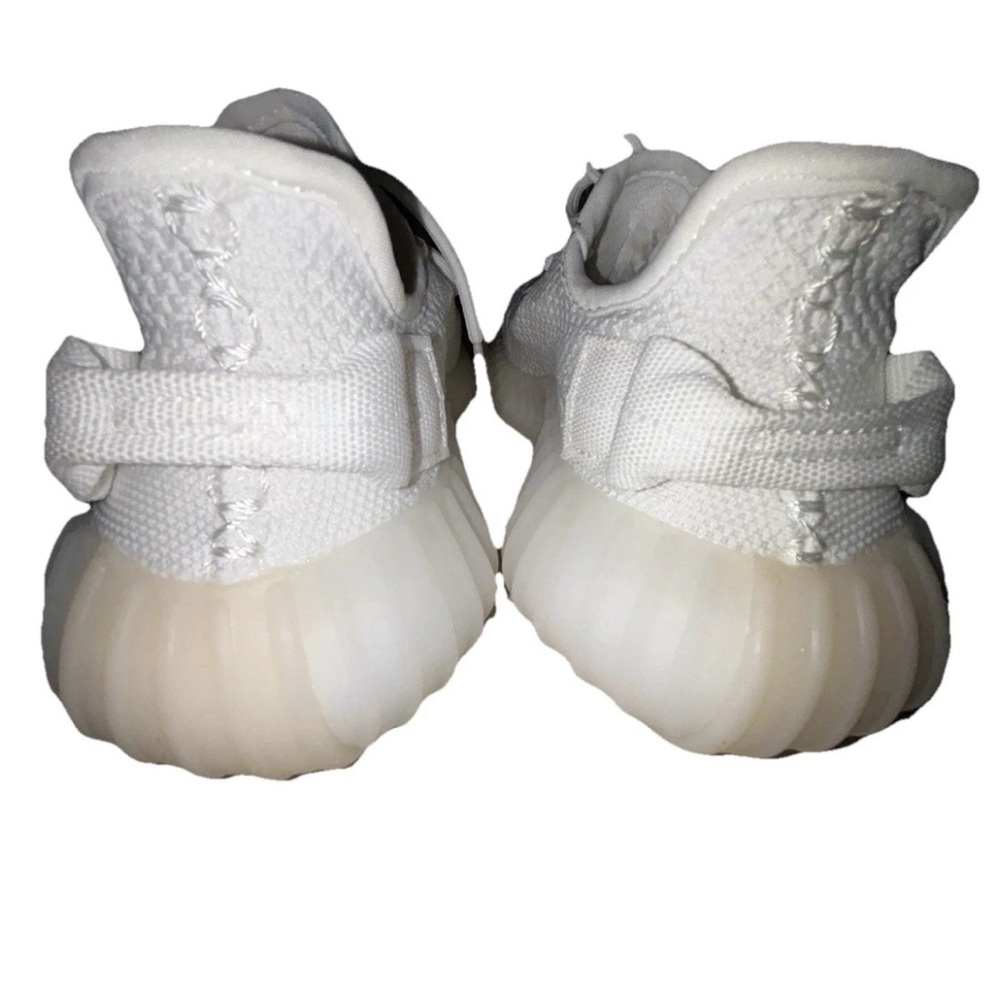 Men’s Size 4.5 Women’s 6.5 Adidas White Yeezy Boost 350 V2 Sneakers. Never Worn - Picture 6 of 10